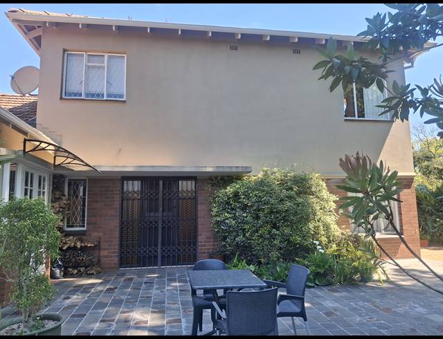 4 BEDROOM FREEHOLD FOR SALE IN HILTON CENTRAL
